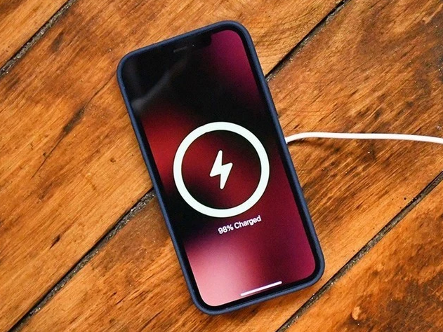 金波乡苹果手机维修分享iPhone 12可以随便充电吗 